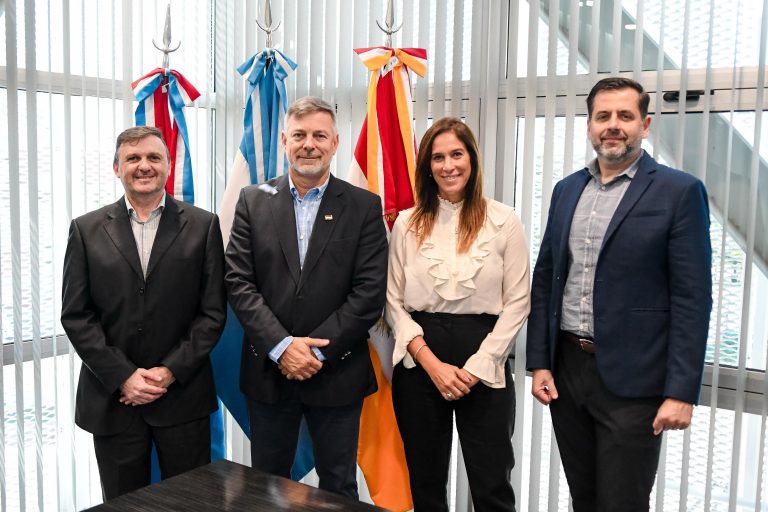 Reunión de autoridades con el Viceintendente de la ciudad