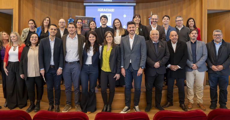 Jornada “Datos para el crecimiento inclusivo del sector tecnológico” en la Legislatura de Córdoba